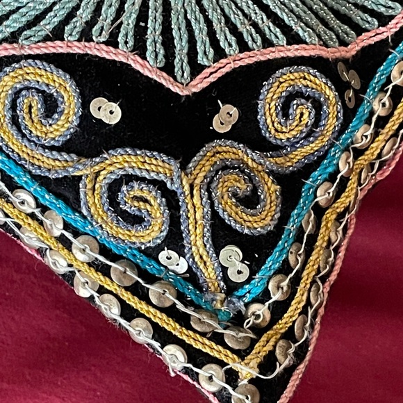 Thai  Elephant silver-sequined Pillow Cover - Picture 4 of 8